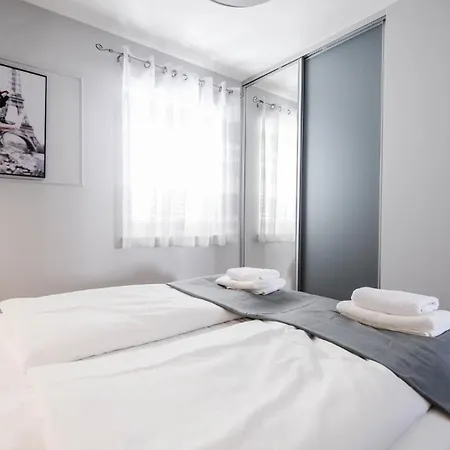 Maris With Sea View 아파트