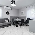 Maris With Sea View Apartamento Malinska